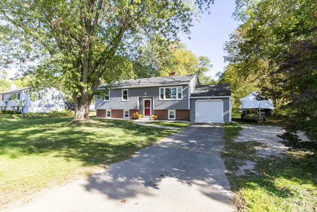 $599,900 | 222 Portsmouth Avenue, Stratham, NH 03885