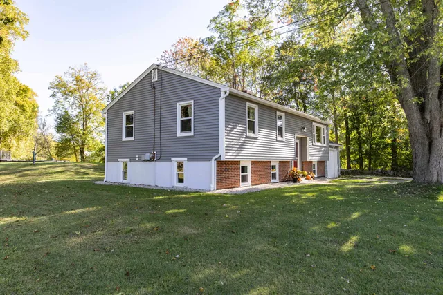 $599,900 | 222 Portsmouth Avenue, Stratham, NH 03885