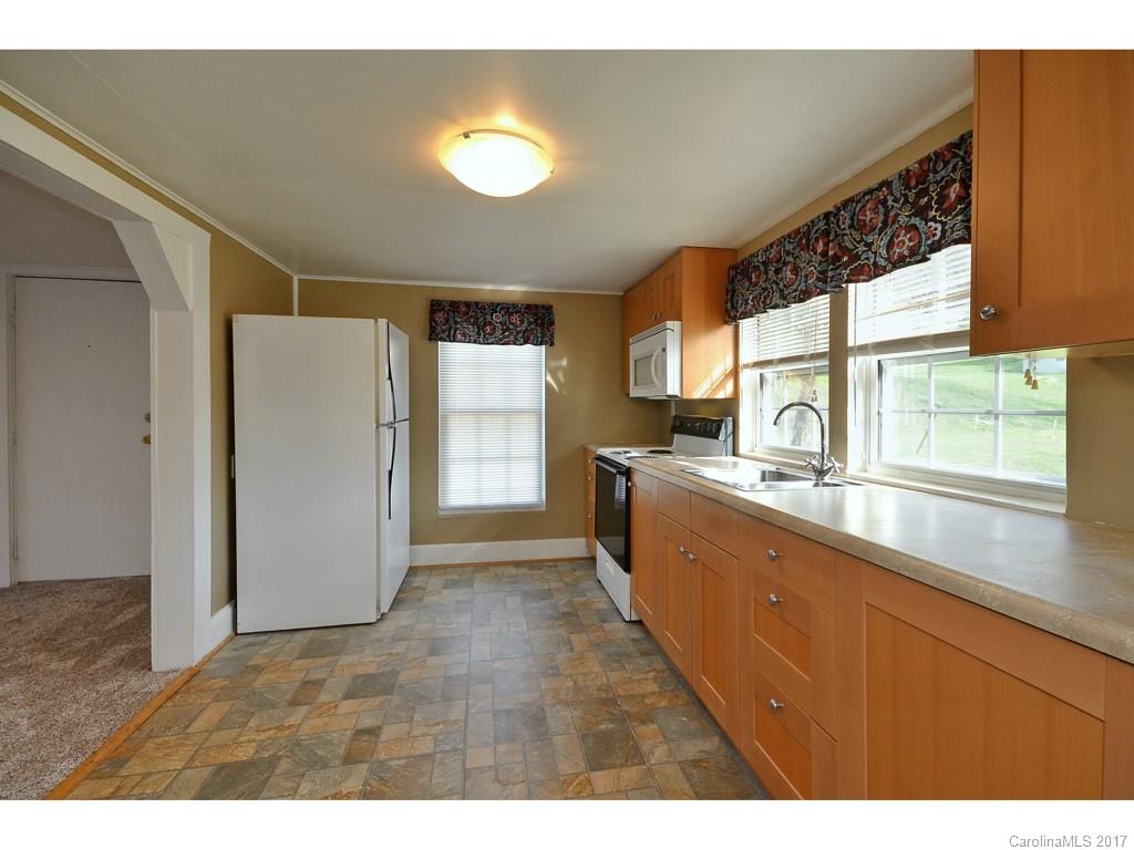 220 Camp Branch Road Waynesville, NC 28786 - Photo 4 of 13 Gallery Image 4
