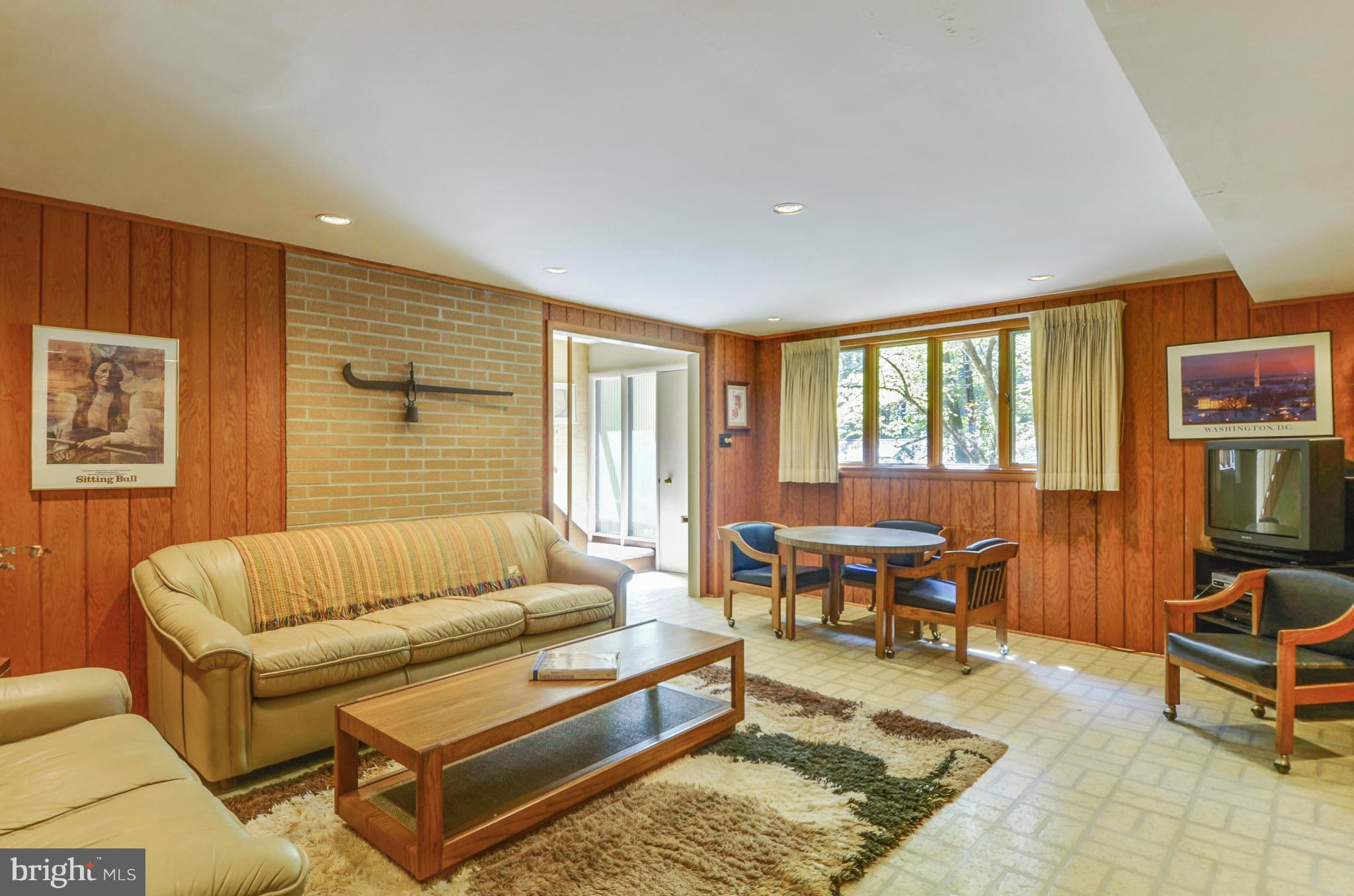 22 Parkside Road Silver Spring, MD 20910 - Photo 22 of 28 Family Room