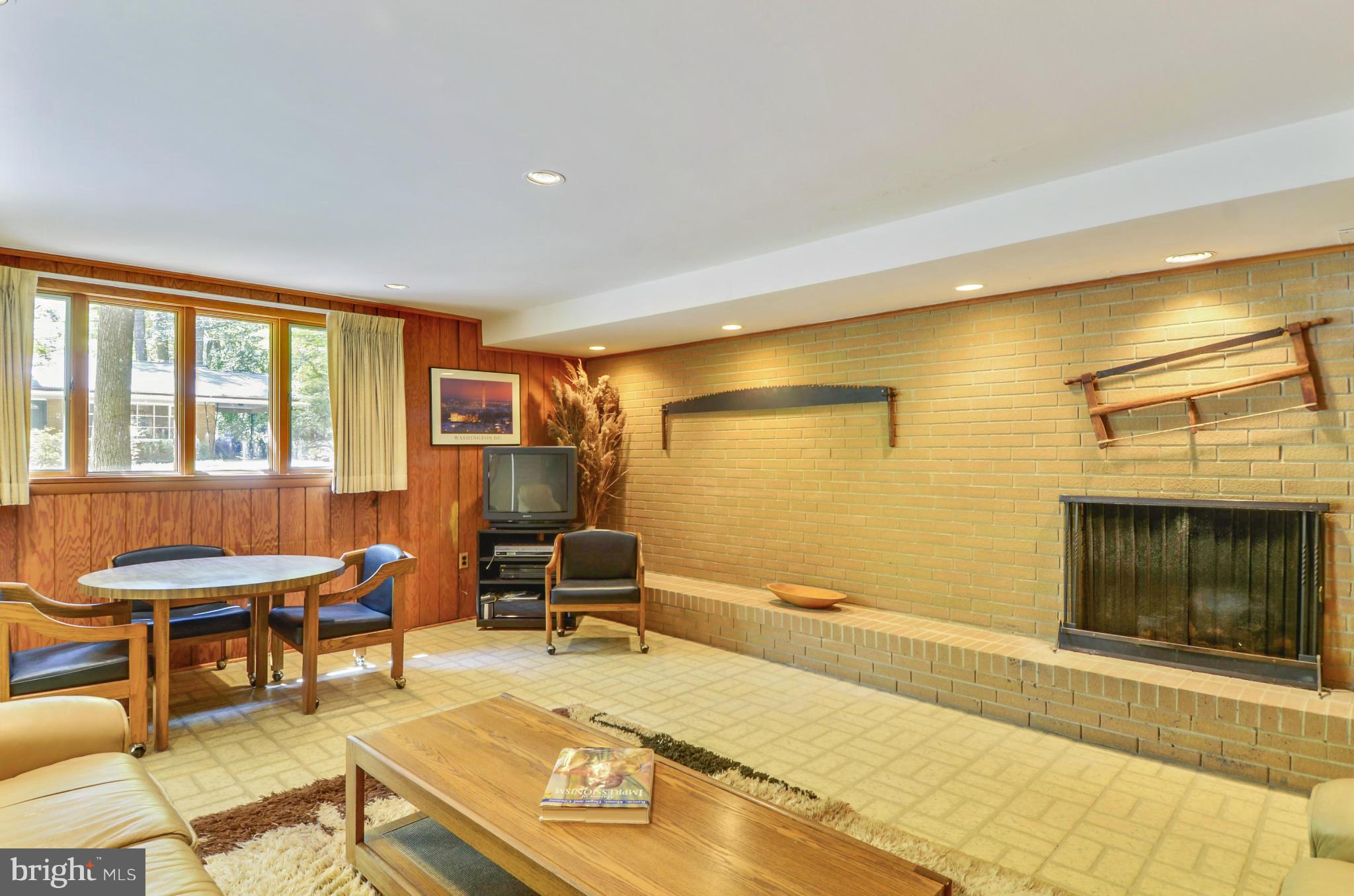 22 Parkside Road Silver Spring, MD 20910 - Photo 23 of 28 Family Room