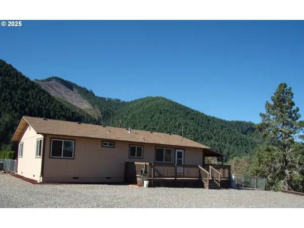 $445,000 | 375 Jordan Creek Road, Riddle, OR 97469