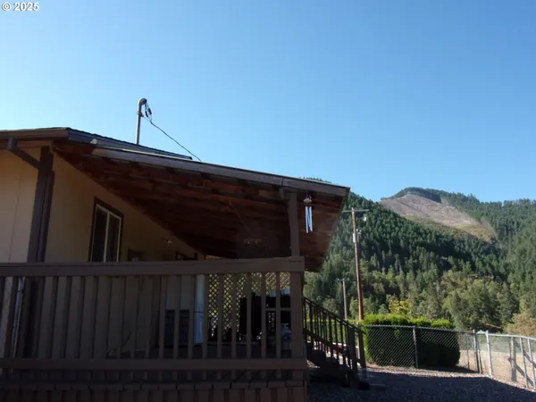 a view of a outdoor space