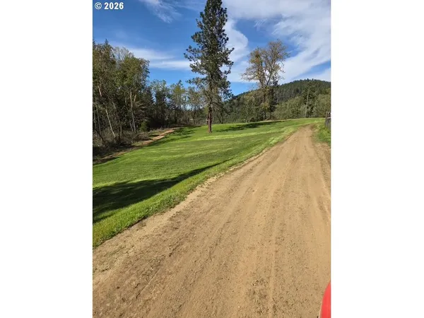 $445,000 | 375 Jordan Creek Road, Riddle, OR 97469