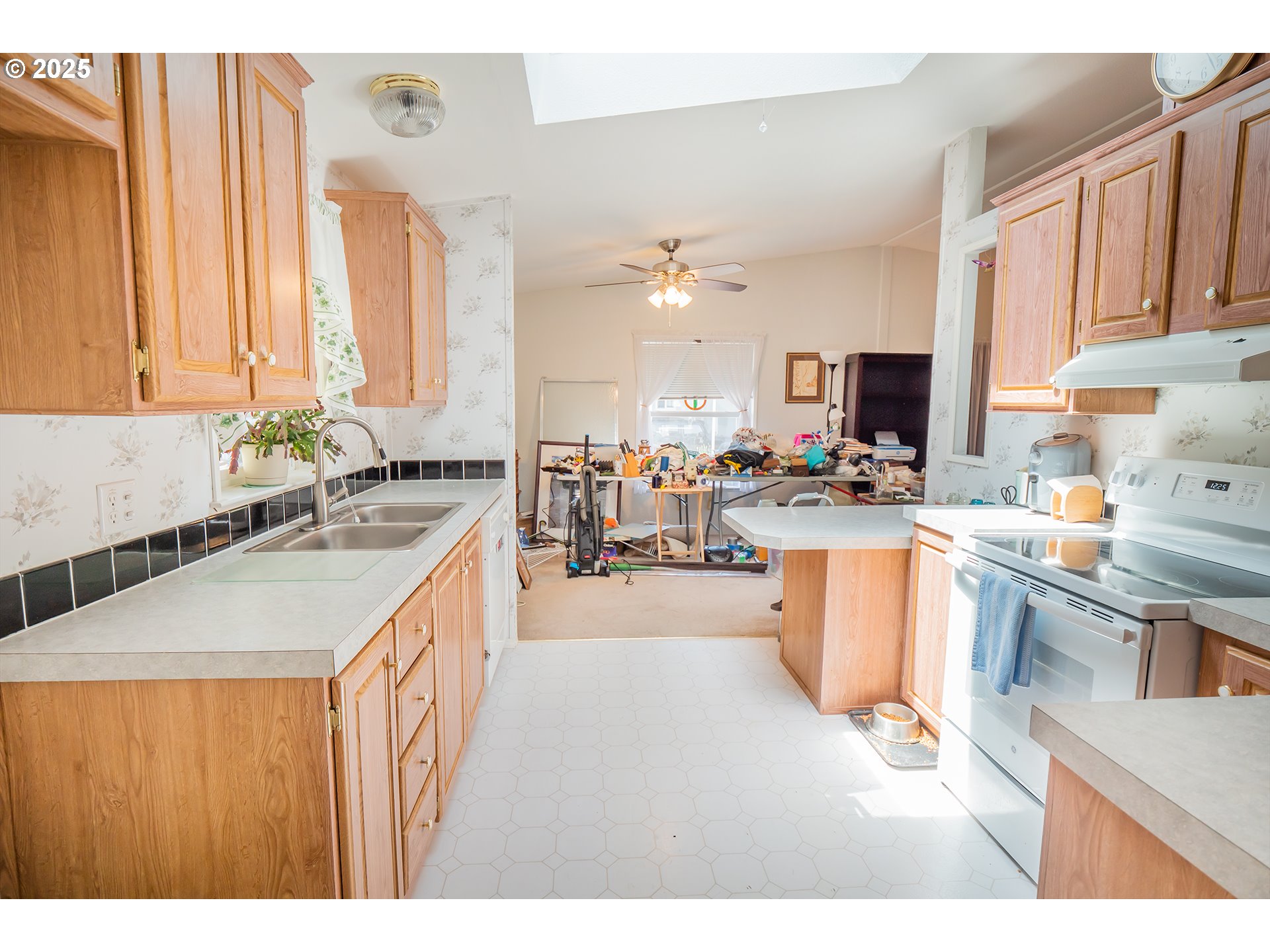 5335 South Main Street, Unit 155 Springfield, OR 97478 - Photo 11 of 29 Gallery Image 11
