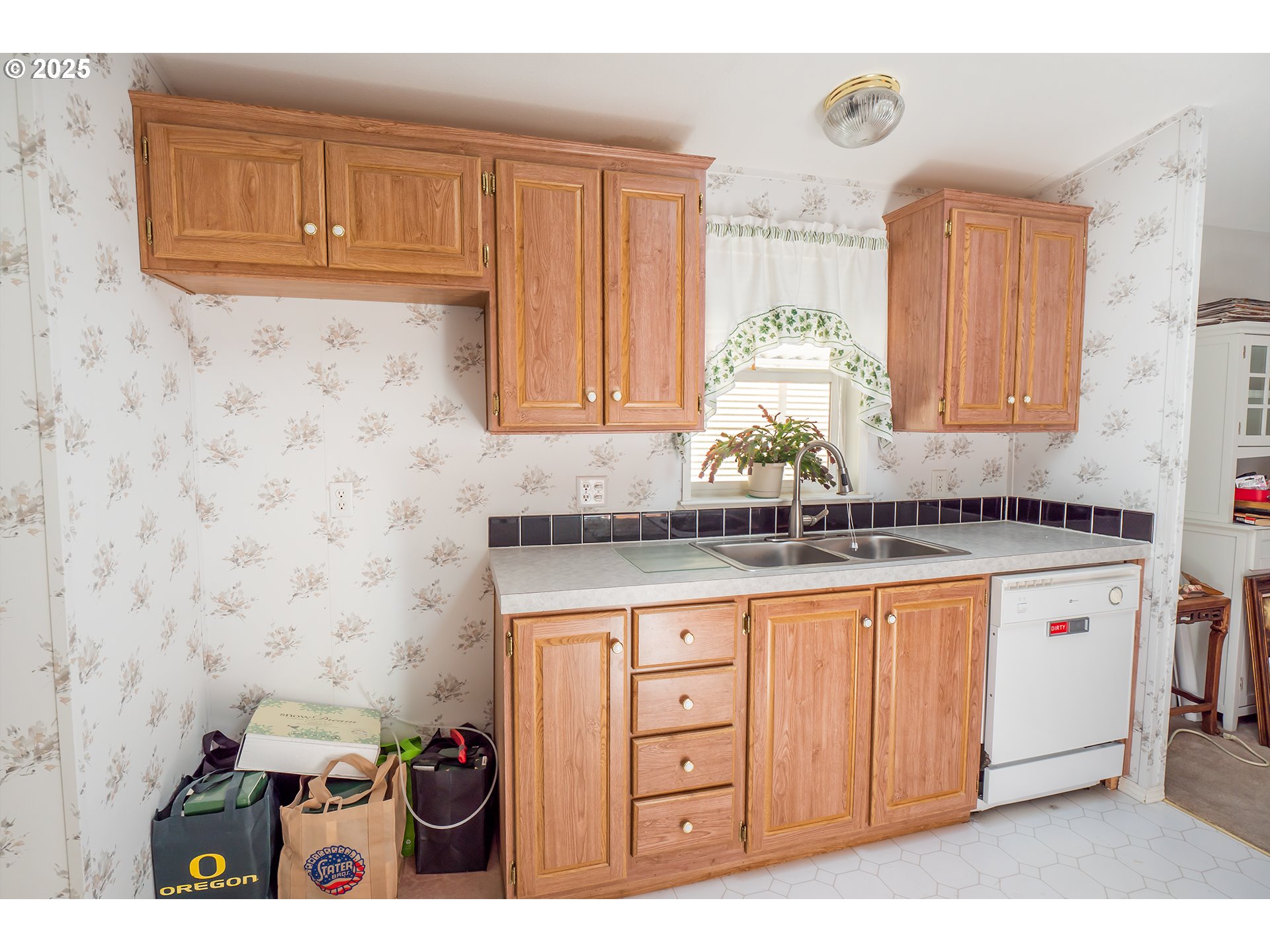 5335 South Main Street, Unit 155 Springfield, OR 97478 - Photo 10 of 29 Gallery Image 10