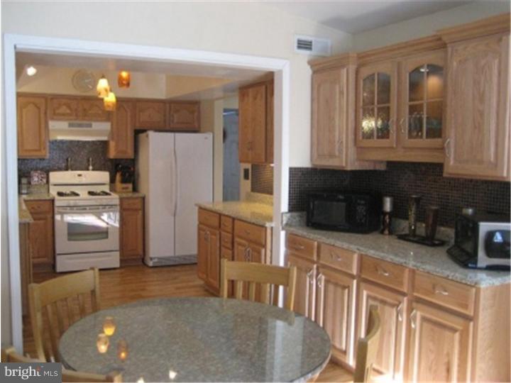 118 Newport Road Sicklerville, NJ 08081 - Photo 3 of 25 Kitchen