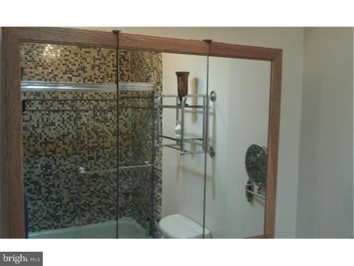 118 Newport Road Sicklerville, NJ 08081 - Photo 5 of 25 Bathroom