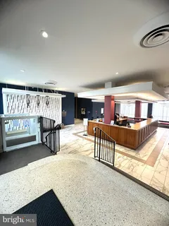 $2,350 | 4600 Duke Street, Unit 701, Alexandria, VA 22304