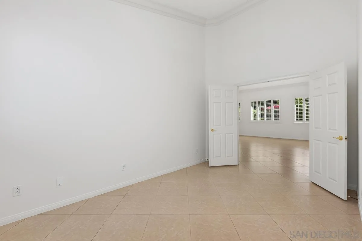 672 Inverlochy Drive Fallbrook, CA 92028 - Photo 12 of 47