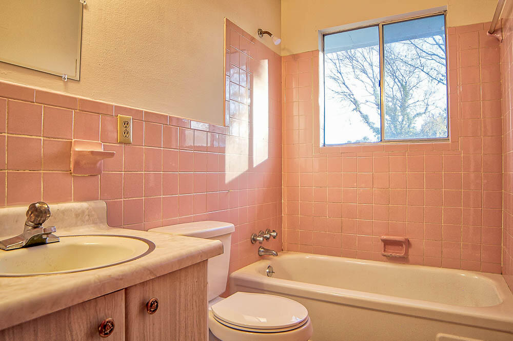616 Corbley Road Rossville, GA 30741 - Photo 11 of 24 bathroom