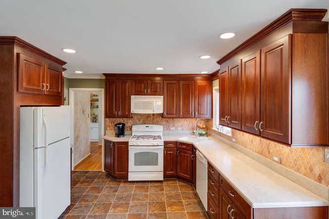 6805 Gillings Road Springfield, VA 22152 - Photo 16 of 56