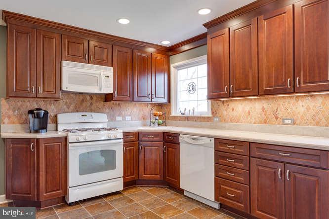 6805 Gillings Road Springfield, VA 22152 - Photo 17 of 56
