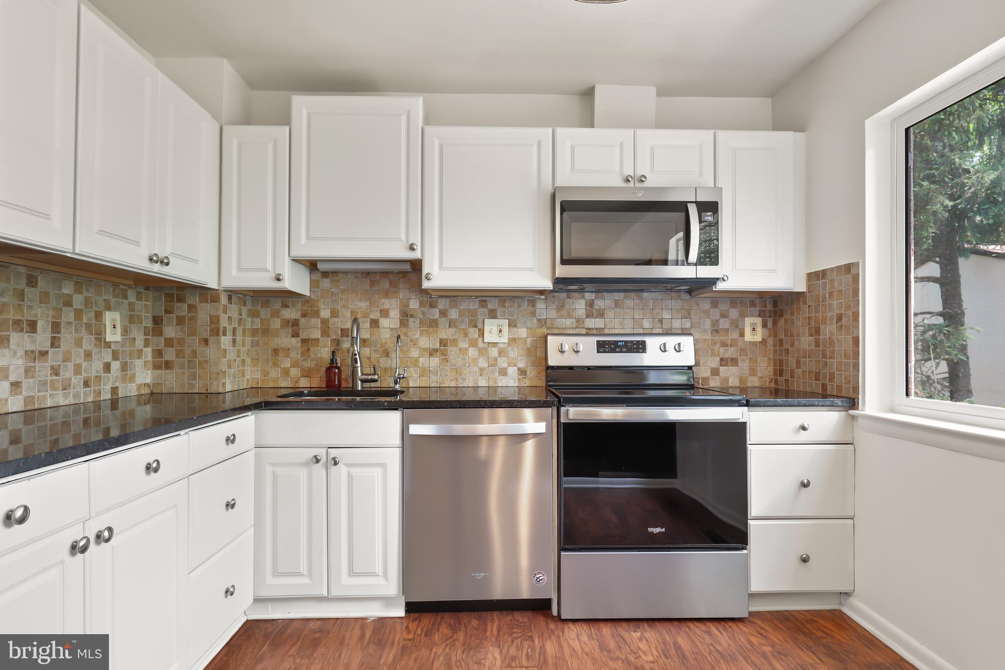 11955 Barrel Cooper Court Reston, VA 20191 - Photo 8 of 51