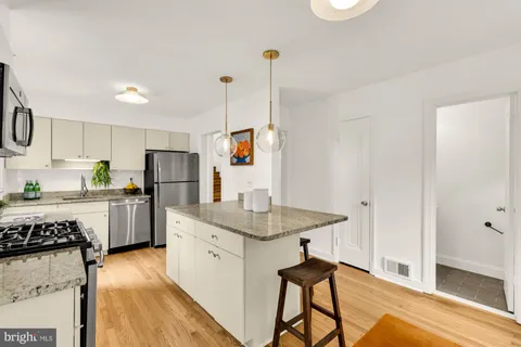 $799,900 | 2030 Luzerne Avenue, Silver Spring, MD 20910