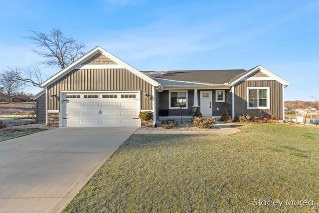 $600,000 | 11791 Crystal Ridge Drive Northeast, Sparta, MI 49345