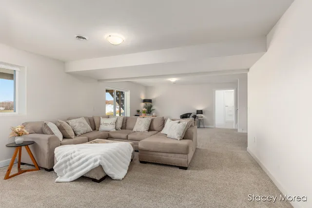 $600,000 | 11791 Crystal Ridge Drive Northeast, Sparta, MI 49345