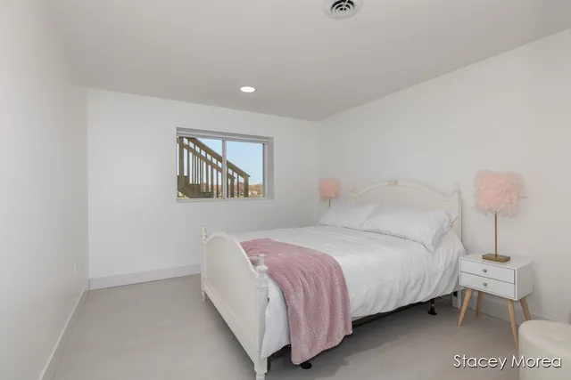 $600,000 | 11791 Crystal Ridge Drive Northeast, Sparta, MI 49345