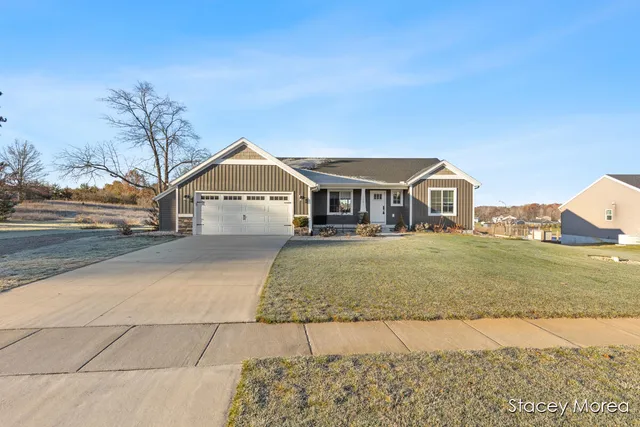 $600,000 | 11791 Crystal Ridge Drive Northeast, Sparta, MI 49345