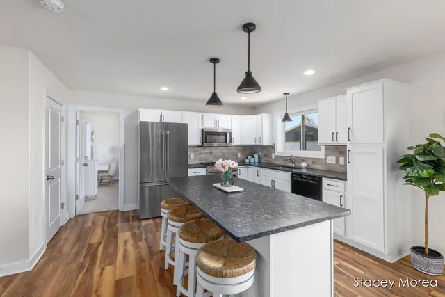 $600,000 | 11791 Crystal Ridge Drive Northeast, Sparta, MI 49345