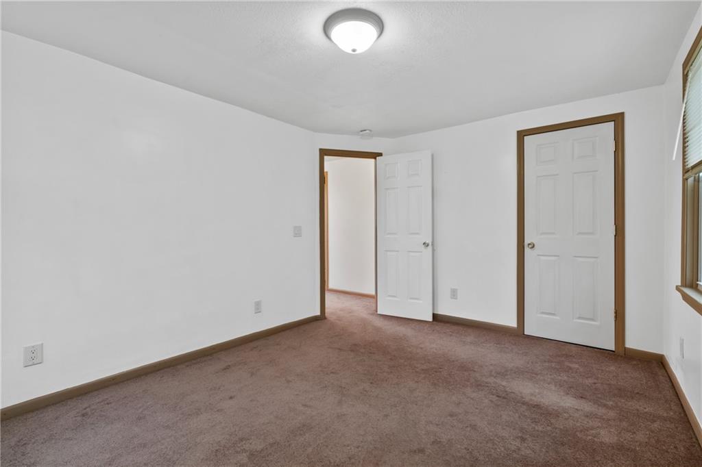 927 Greenhill Road Pittsburgh, PA 15209 - Photo 16 of 41 an empty room with closet area