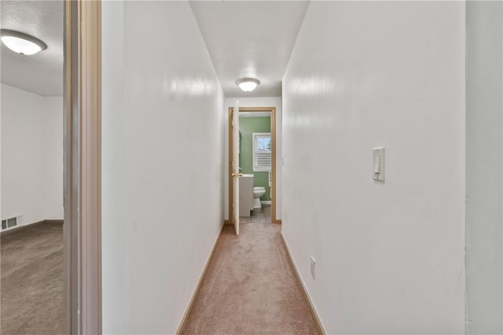 927 Greenhill Road Pittsburgh, PA 15209 - Photo 19 of 41 a view of a hallway