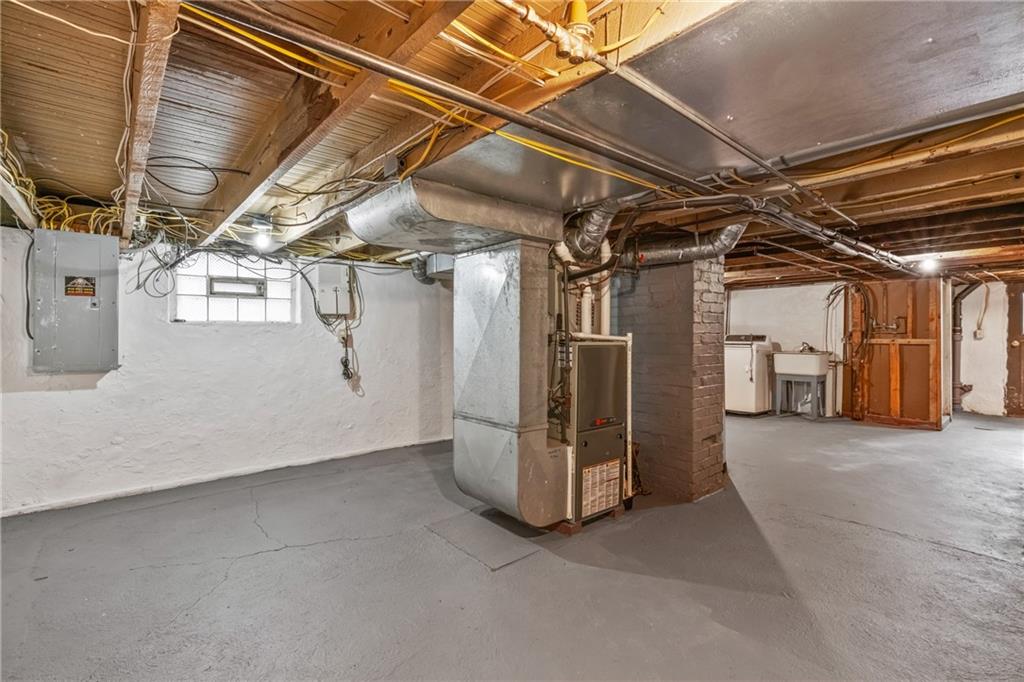 927 Greenhill Road Pittsburgh, PA 15209 - Photo 22 of 41 a view of small space