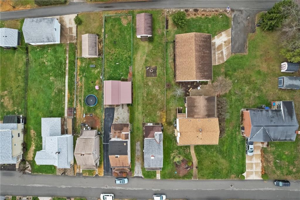 927 Greenhill Road Pittsburgh, PA 15209 - Photo 30 of 41 an aerial view of multiple house