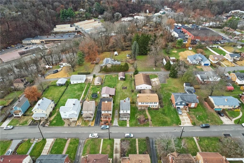 927 Greenhill Road Pittsburgh, PA 15209 - Photo 31 of 41 an aerial view of multiple house