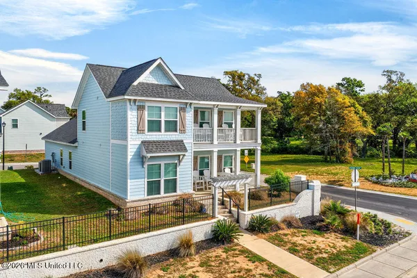 $819,000 | 2508 Beach Boulevard, Biloxi, MS 39531