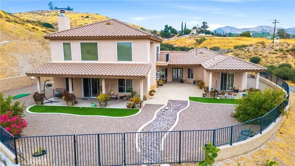 $1,350,000 | 13675 Davenport Road, Agua Dulce, CA 91390