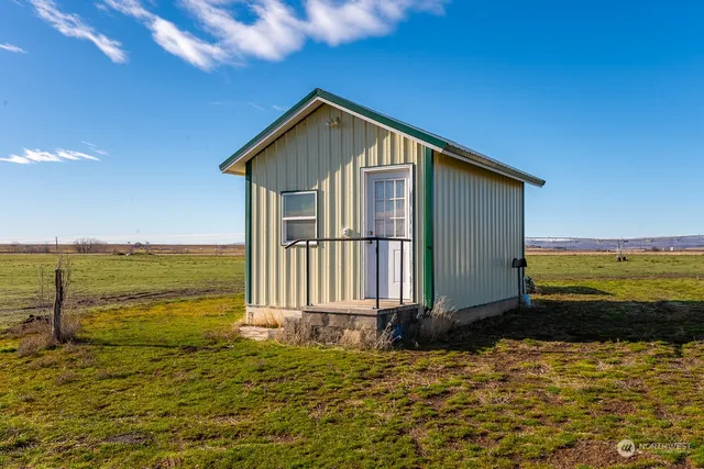 $585,000 | 20226 Adrian Road Northeast, Soap Lake, WA 98851