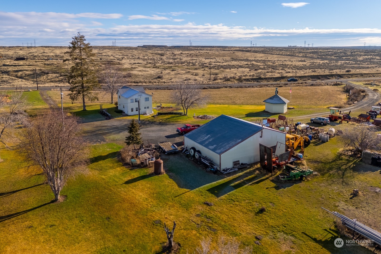 20226 Adrian Road Northeast Soap Lake, WA 98851 - Photo 6 of 35 a ocean view with lawn chairs
