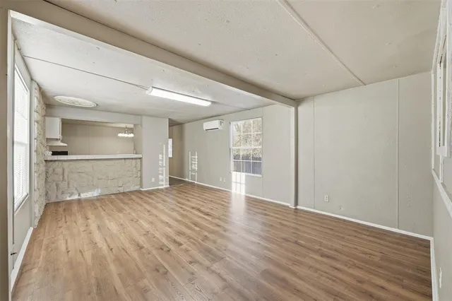 $1,300 | 1309 Oakridge Road, Unit 1307, Azle, TX 76020