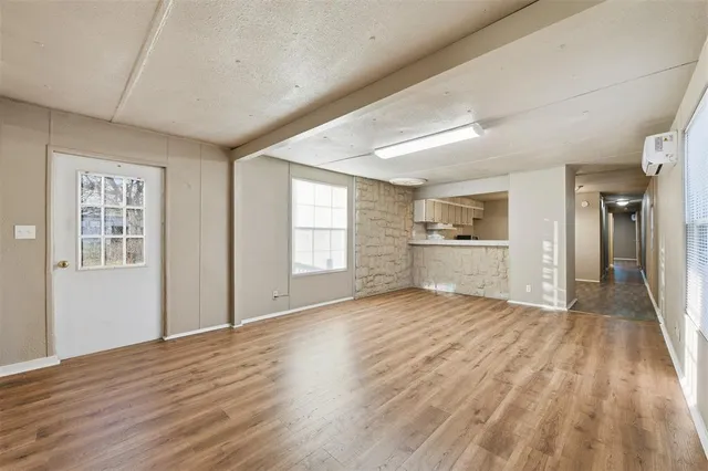 $1,300 | 1309 Oakridge Road, Unit 1307, Azle, TX 76020