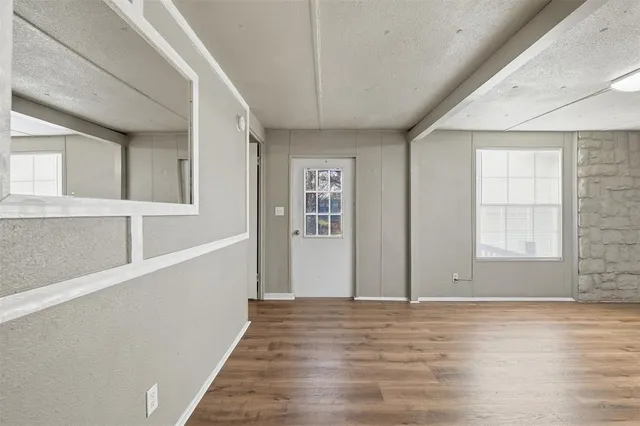 $1,300 | 1309 Oakridge Road, Unit 1307, Azle, TX 76020