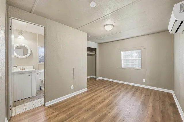 $1,300 | 1309 Oakridge Road, Unit 1307, Azle, TX 76020