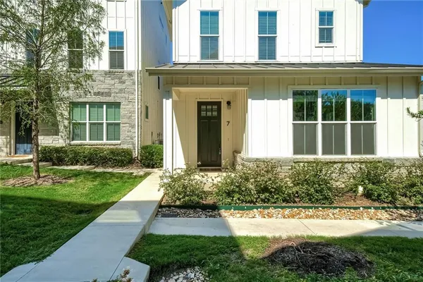$3,200 | 2624 Metcalfe Road, Unit 7, Austin, TX 78741