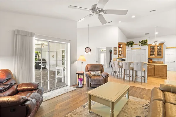 $579,000 | 445 45th Avenue, Vero Beach, FL 32968
