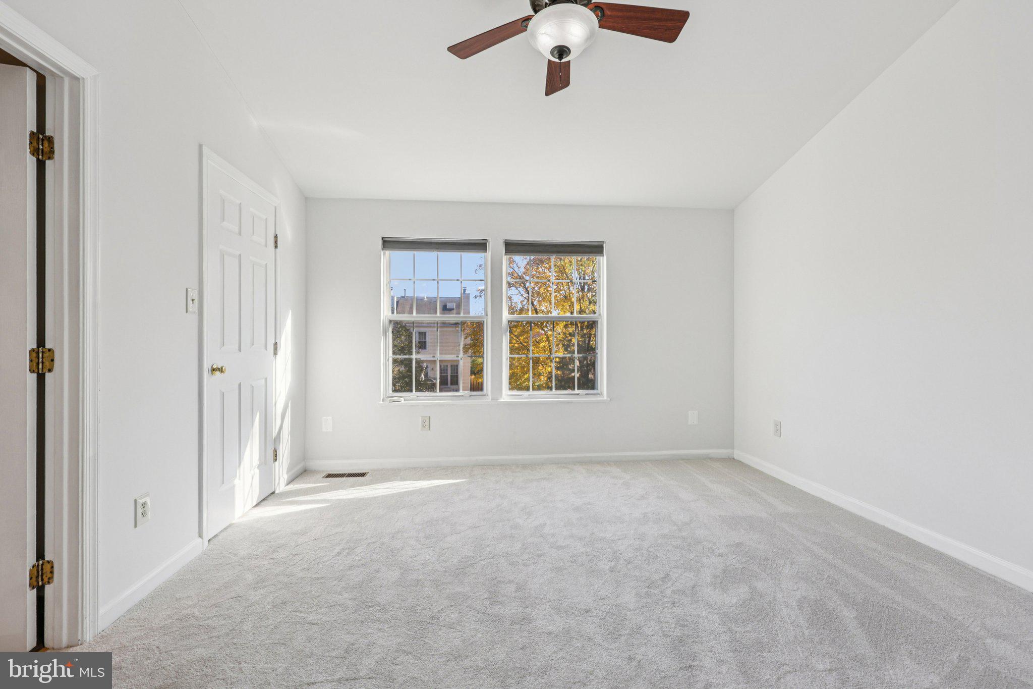 43494 Postrail Square Ashburn, VA 20147 - Photo 26 of 37