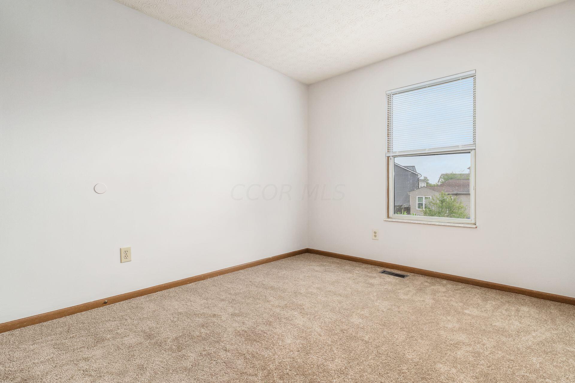 2888 Ambarwent Road Reynoldsburg, OH 43068 - Photo 22 of 29 Guest bedroom 1