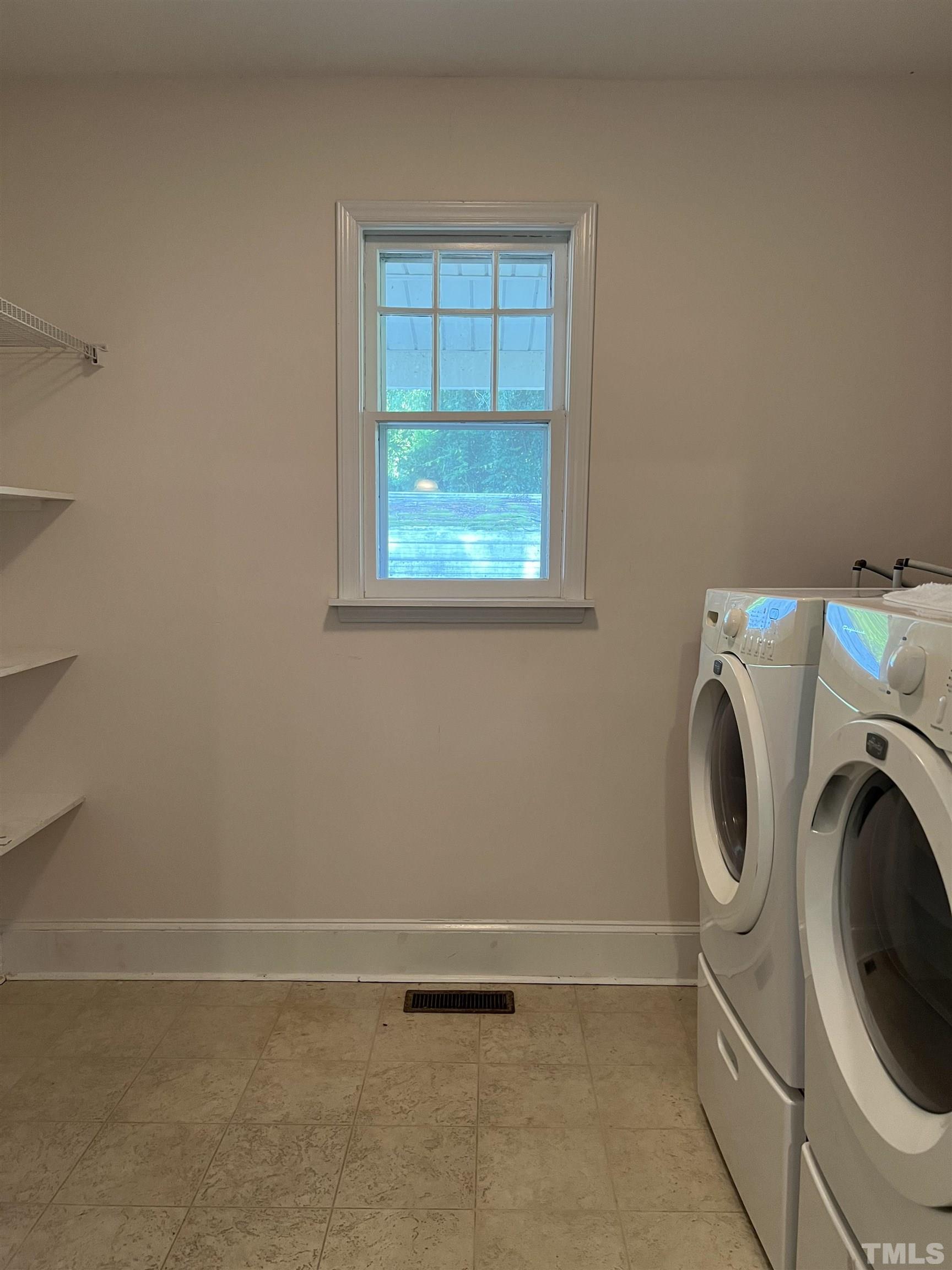 211 North 3rd Street Smithfield, NC 27577 - Photo 12 of 24