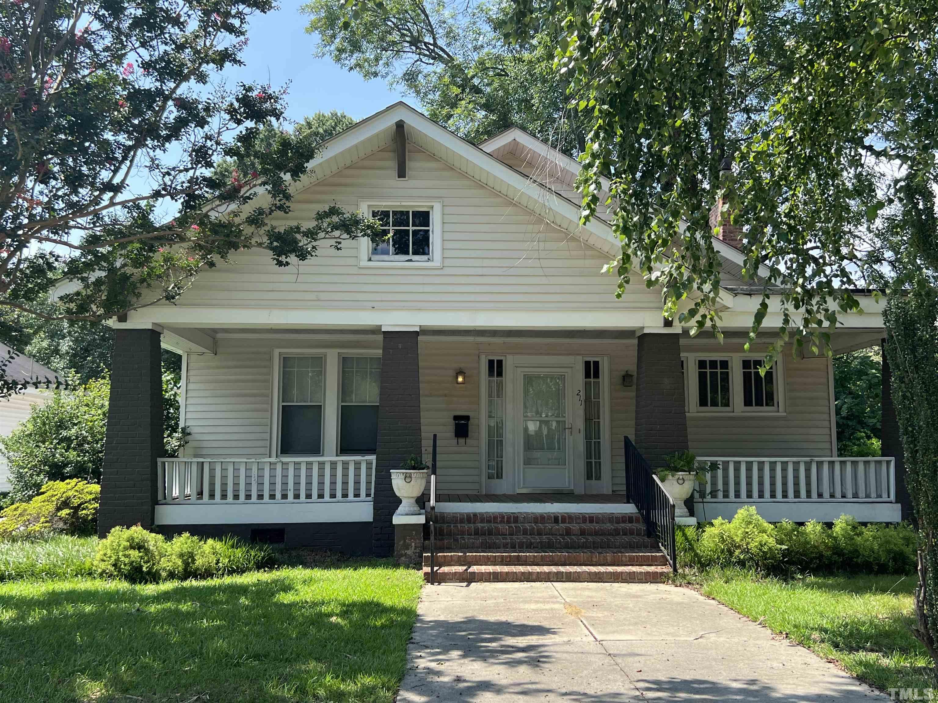 211 North 3rd Street Smithfield, NC 27577 - Photo 2 of 24