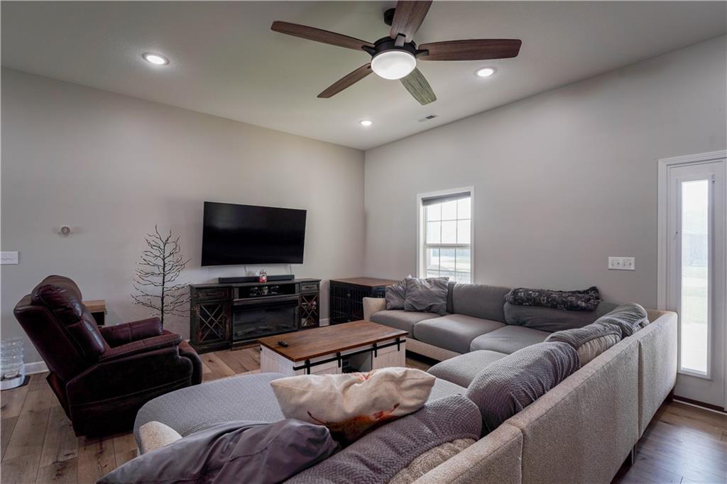 73 Southeast 451st Road Warrensburg, MO 64093 - Photo 11 of 28