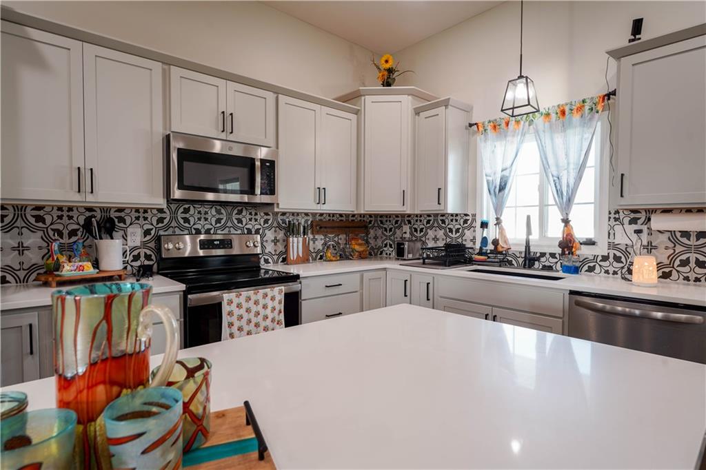 73 Southeast 451st Road Warrensburg, MO 64093 - Photo 3 of 28