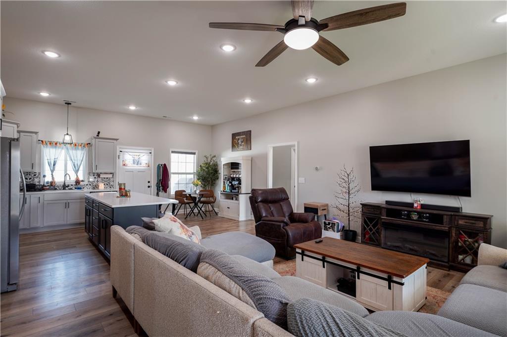 73 Southeast 451st Road Warrensburg, MO 64093 - Photo 10 of 28