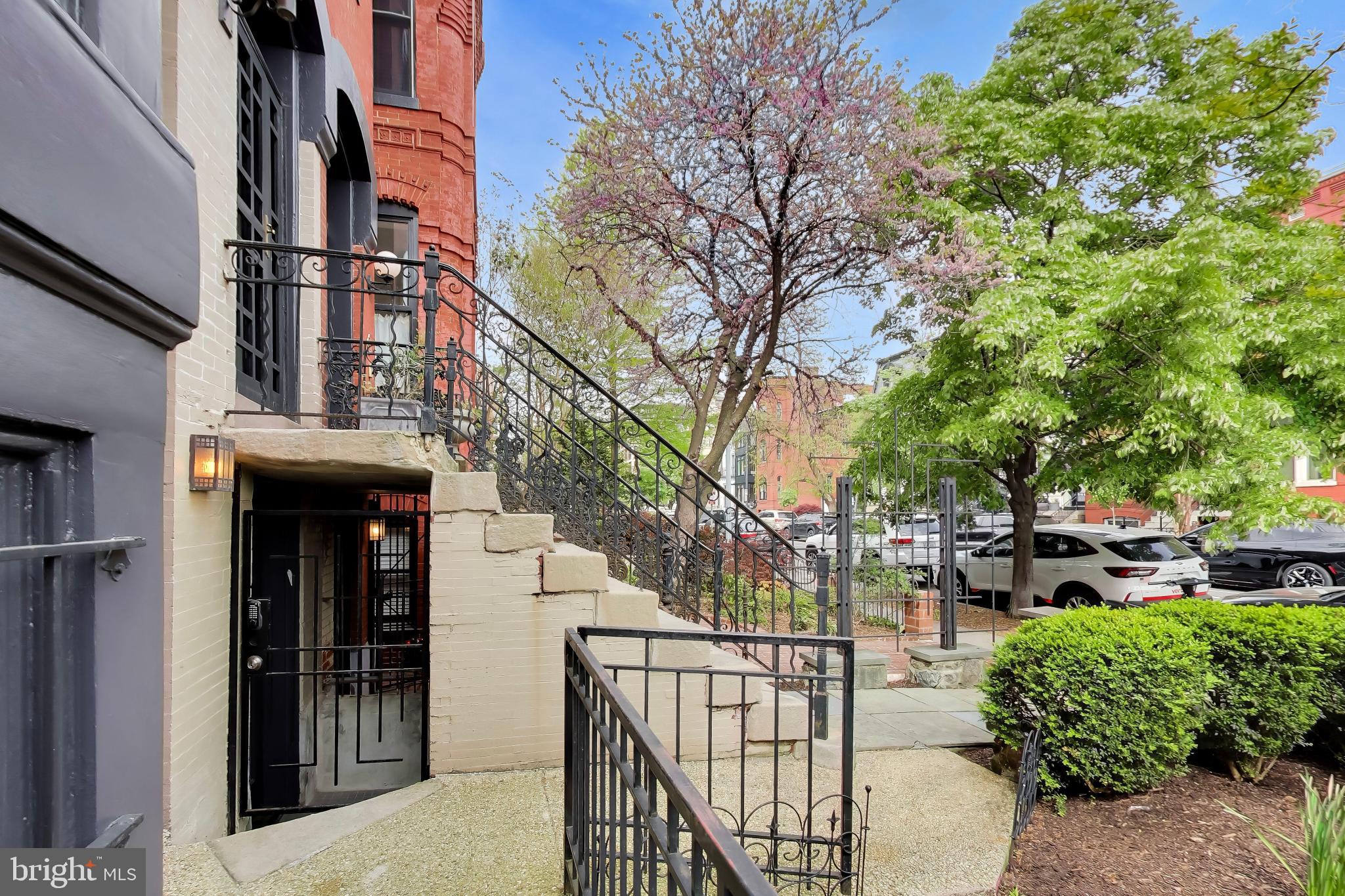 1302 R Street Northwest, Unit 1 Washington, DC 20009 - Photo 3 of 40