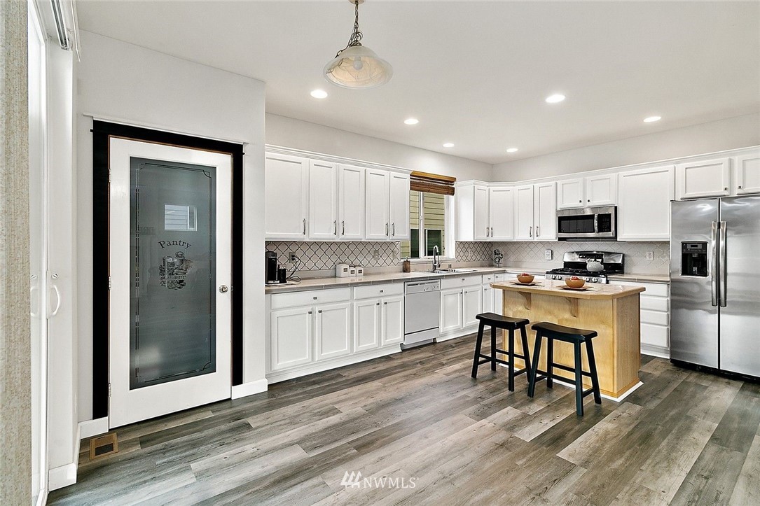 6131 Southeast 2nd Place Renton, WA 98059 - Photo 9 of 34
