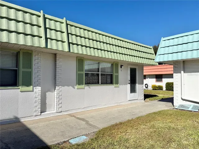 $115,000 | 1802 Bedford Lane, Unit 7, Sun City Center, FL 33573