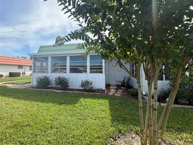 $115,000 | 1802 Bedford Lane, Unit 7, Sun City Center, FL 33573